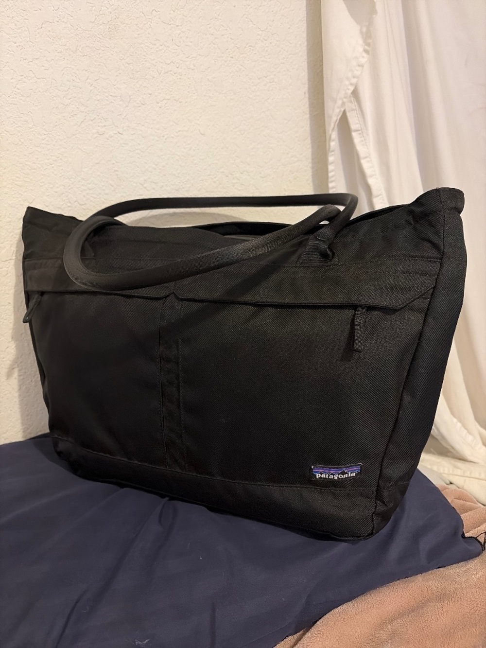 Patagonia Transport Tote Black Like New Bag Travel Purse laptop Shoulder Bag